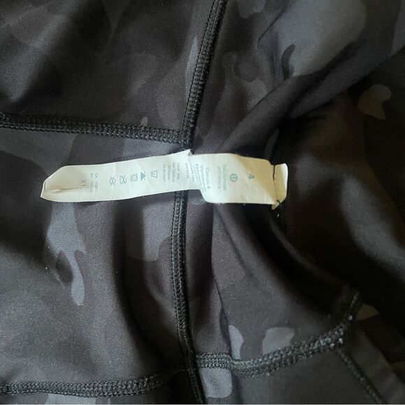 Lululemon Fast and Free Crop II 19" Nulux Incognito camo Multi Grey Size 4 - Picture 6 of 8
